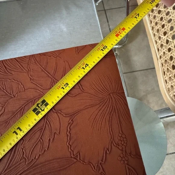 Floral Embossed Laptop Case‎ 15” - Picture 4 of 4